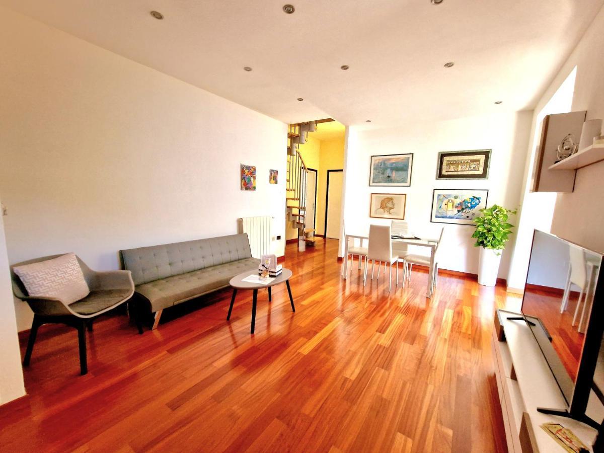Appartamento La casa in centro Olbia Esterno foto