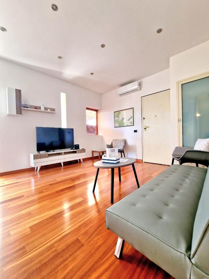 Appartamento La casa in centro Olbia Esterno foto