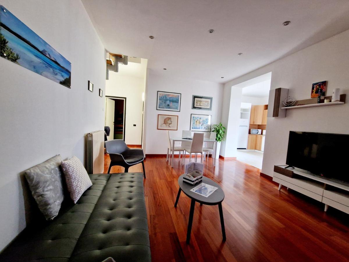 Appartamento La casa in centro Olbia Esterno foto