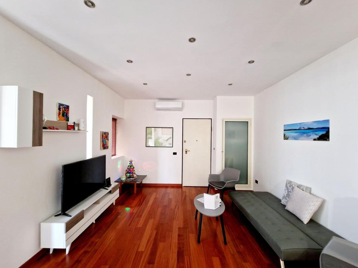 Appartamento La casa in centro Olbia Esterno foto