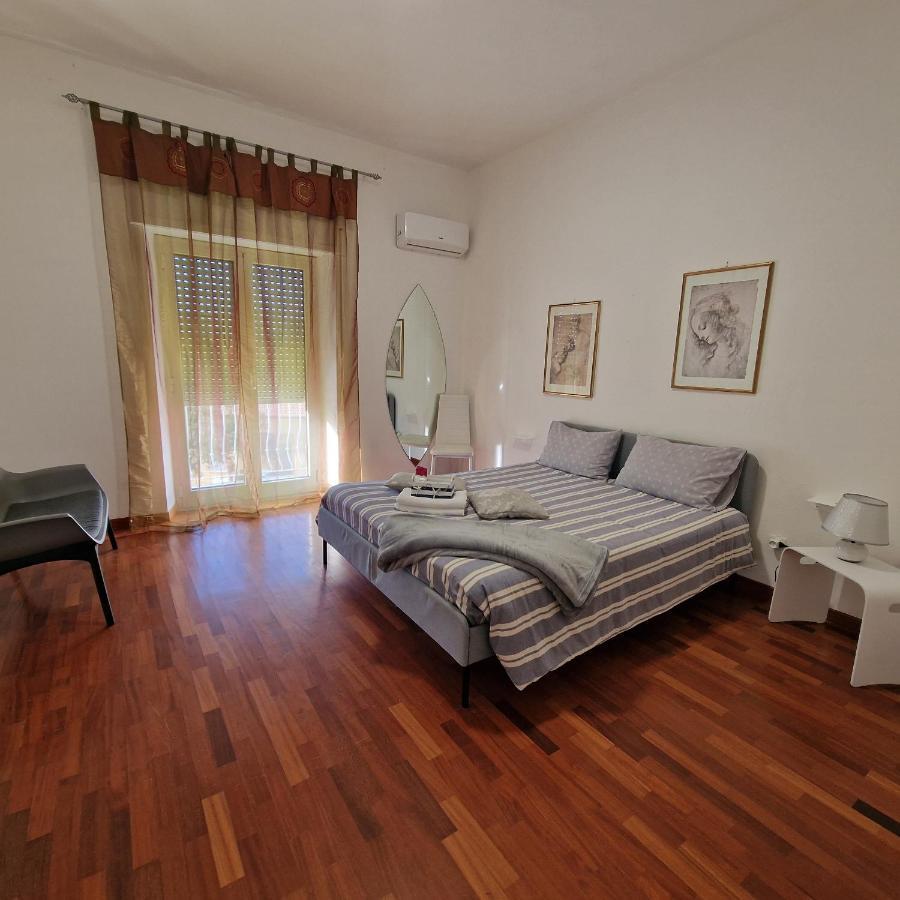 Appartamento La casa in centro Olbia Esterno foto